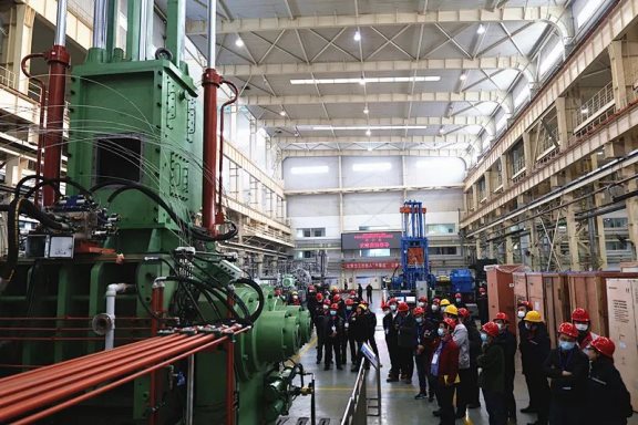 XMN-580+XMN-1000串聯密煉機和國內首臺套650L密煉機等新產品創新研發成果 XMN-580+XMN-1000串聯密煉機和國內首臺套650L密煉機等新產品創新研發成果