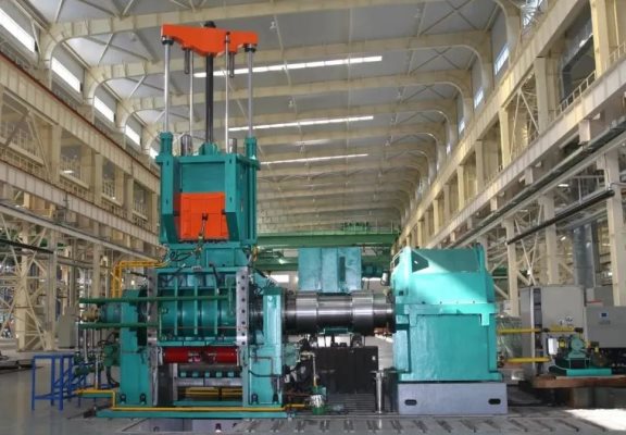 國內首臺套650L大型高效密煉機 國內首臺套650L大型高效密煉機