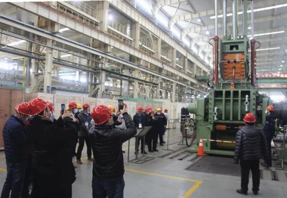 大橡塑推出大型高效密煉機系列產品 大橡塑推出大型高效密煉機系列產品