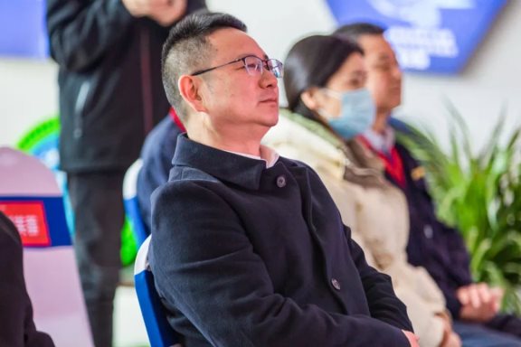 荊門市委常委、市委秘書長何平 荊門市委常委、市委秘書長何平