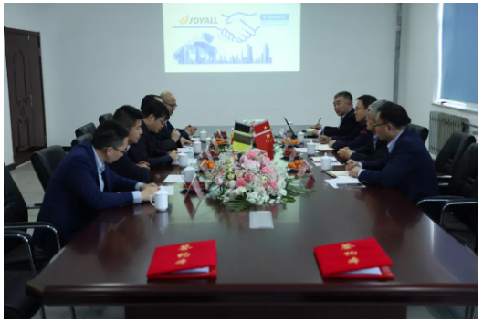 君樂輪胎憑借節能降耗的顯著成效榮獲了中國石油和化工工業聯合會頒發的“2020年度效能領跑者標桿企業“稱號