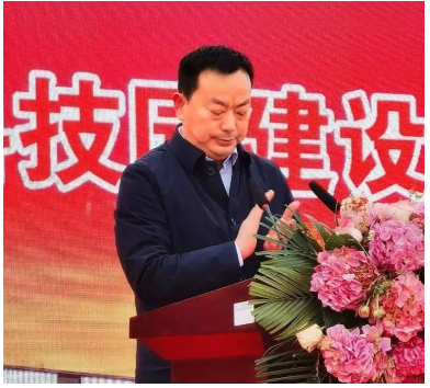 江昕輪胎以掀起第三次輪胎革命為使命,建成全國免充氣輪胎產業園項目。 江昕輪胎以掀起第三次輪胎革命為使命,建成全國免充氣輪胎產業園項目。