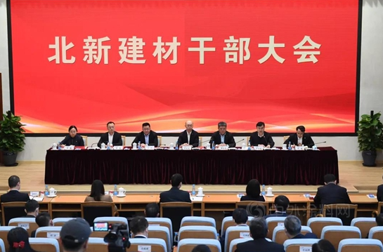 人才大戰！防水涂料兩翼并重！北新建材優勢爆發超東方雨虹？