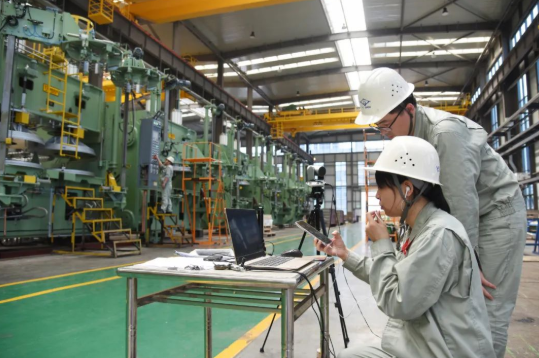 輪胎裝備機械式硫化機下線發往國外 輪胎裝備機械式硫化機下線發往國外