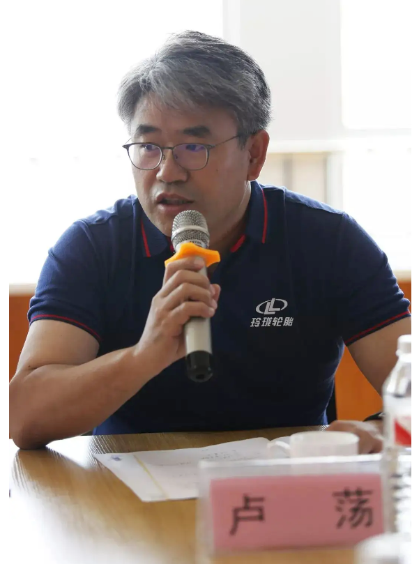 盧蕩教授就我國輪胎動力學發展與TDA中亞實驗室的未來發展致辭演講