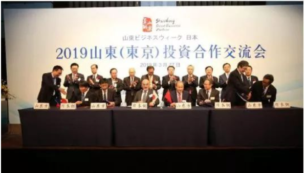 輪胎集團與橫濱合作共同開發大型工程胎,還貼牌加工工程胎(OTR)、全鋼胎(TBR)、半鋼胎(PCR)。 輪胎集團與橫濱合作共同開發大型工程胎,還貼牌加工工程胎(OTR)、全鋼胎(TBR)、半鋼胎(PCR)。