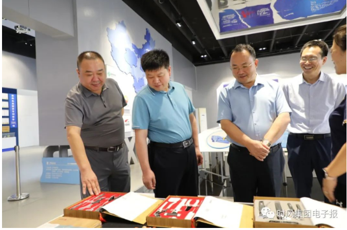 文登威力工具主營(yíng)五金工具和工業(yè)風(fēng)機(jī)環(huán)保設(shè)備兩大板塊,主要生產(chǎn)活扳手、管鉗、斷線鉗、套筒、大力鉗等系列產(chǎn)品,致力于專業(yè)級(jí)、工業(yè)級(jí)工具設(shè)計(jì)、研發(fā)和生產(chǎn),集銷售、服務(wù)一體的集成供應(yīng)商。 文登威力工具主營(yíng)五金工具和工業(yè)風(fēng)機(jī)環(huán)保設(shè)備兩大板塊,主要生產(chǎn)活扳手、管鉗、斷線鉗、套筒、大力鉗等系列產(chǎn)品,致力于專業(yè)級(jí)、工業(yè)級(jí)工具設(shè)計(jì)、研發(fā)和生產(chǎn),集銷售、服務(wù)一體的集成供應(yīng)商。