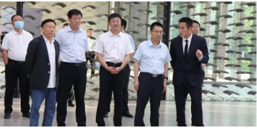 青科大副校長(zhǎng)到訪華勤集團(tuán)