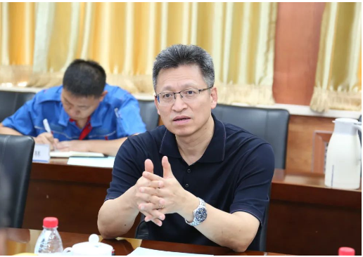 莊毅肯定了北橡院多年來在橡膠后加工應用領域對中石化的長期支持和取得的研究成績。 莊毅肯定了北橡院多年來在橡膠后加工應用領域對中石化的長期支持和取得的研究成績。