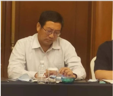 中橡協(xié)助劑專委會(huì)理事長、蔚林新材料科技股份有限公司總經(jīng)理王志強(qiáng)出席會(huì)議并致辭。 中橡協(xié)助劑專委會(huì)理事長、蔚林新材料科技股份有限公司總經(jīng)理王志強(qiáng)出席會(huì)議并致辭。