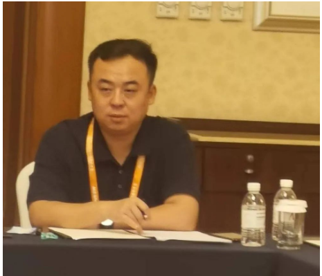 中橡協(xié)橡膠助劑專業(yè)委員會(huì)秘書長王延棟出主持會(huì)議,并通報(bào)了2022年1~7月橡膠助劑行業(yè)經(jīng)濟(jì)運(yùn)行情況,對下半年工作作了安排。 中橡協(xié)橡膠助劑專業(yè)委員會(huì)秘書長王延棟出主持會(huì)議,并通報(bào)了2022年1~7月橡膠助劑行業(yè)經(jīng)濟(jì)運(yùn)行情況,對下半年工作作了安排。