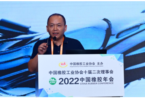 山東大業股份有限公司副總經理徐海濤在會上發表演講，題目為“智造未來 賦能升級”，詳細闡述了大業股份智能制造的現狀及未來構想。