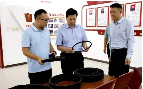 市、縣兩級人民法院領導到金久龍實業有限公司開展萬人助萬企活動