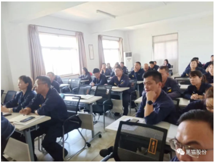會議還對公司質量管理工作進行了總結,隨著客戶對產品質量要求不斷提高,質量服務已不僅僅是提供合格的產品,還包括質量穩定性、交貨及時性,后續的服務跟蹤,這是質量服務的全流程。每一位員工都是質量管理的參予者,在工作中要發現問題改善問題,養成良好的品質意識。 會議還對公司質量管理工作進行了總結,隨著客戶對產品質量要求不斷提高,質量服務已不僅僅是提供合格的產品,還包括質量穩定性、交貨及時性,后續的服務跟蹤,這是質量服務的全流程。每一位員工都是質量管理的參予者,在工作中要發現問題改善問題,養成良好的品質意識。