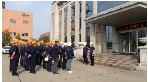 郭新軍副總裁要求,各部門、車間一是要進一步提高政治站位,切實把安全工作作為重大的政治任務抓緊抓實。 郭新軍副總裁要求,各部門、車間一是要進一步提高政治站位,切實把安全工作作為重大的政治任務抓緊抓實。