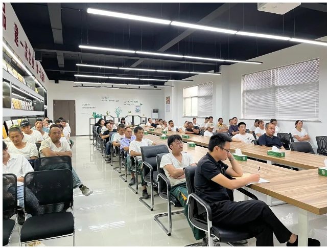 　相信通過本次會議的召開，制造中心全體員工在下一階段的工作中會更加進(jìn)一步鞏固和提升安全管理能力，嚴(yán)格落實(shí)安全生產(chǎn)主體責(zé)任，始終繃緊安全生產(chǎn)弦，確保公司安全環(huán)保形勢平穩(wěn)向好，為公司的高質(zhì)量發(fā)展?fàn)I造更加穩(wěn)定的安全環(huán)境。