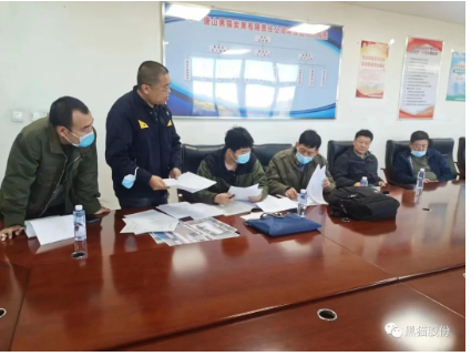 唐山市古冶區質量技術監督局局長相晨輝一行到唐山黑貓對特種設備進行再督導、再檢查、再部署，唐山黑貓相關科室負責人陪同。