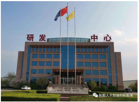 山東華盛橡膠集團始終堅持“科技興企、創新發展”的路線,致力于自主研發高品質產品,逐步實現彎道超車。 山東華盛橡膠集團始終堅持“科技興企、創新發展”的路線,致力于自主研發高品質產品,逐步實現彎道超車。