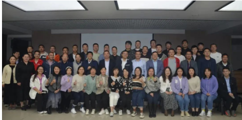 集團(tuán)新聞丨企業(yè)發(fā)展戰(zhàn)略暨未來(lái)三年規(guī)劃研討會(huì)隆重召開，抓住新機(jī)遇，迎接新未來(lái)！