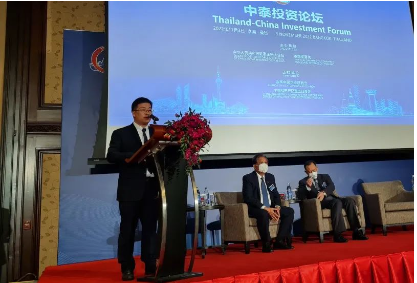注:集團領導萬大川發表演講 注:集團領導萬大川發表演講