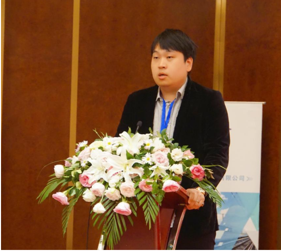 寧波阿能集團總經理、蘇州寶成總經理代表發言,討論長期合作、發展共贏之路。 寧波阿能集團總經理、蘇州寶成總經理代表發言,討論長期合作、發展共贏之路。