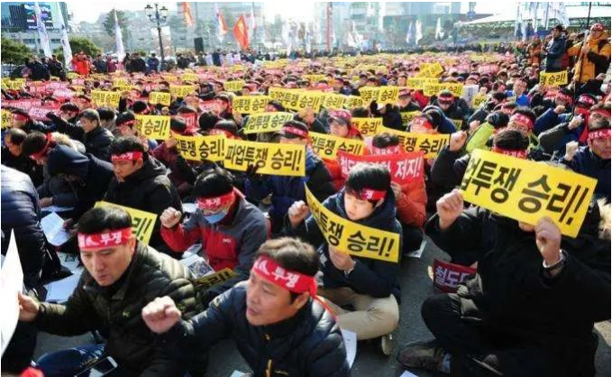 為期8天的罷工導致整個韓國的貨運業延誤 為期8天的罷工導致整個韓國的貨運業延誤