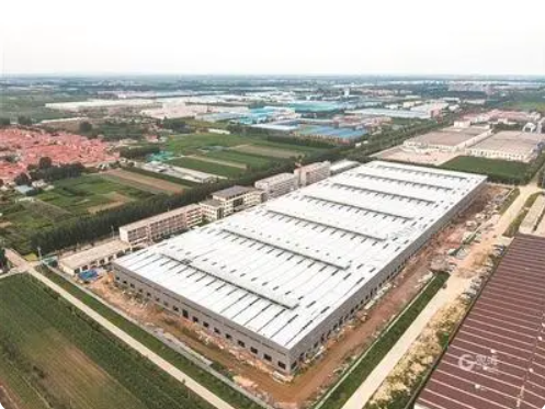 東橡輸送帶項目一期廠房主體竣工。 東橡輸送帶項目一期廠房主體竣工。
