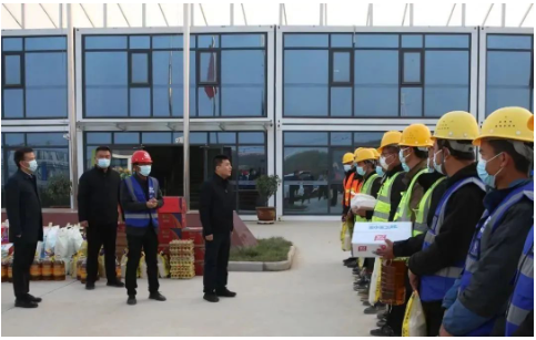 區(qū)長帶隊,慰問在建輪胎項目部 區(qū)長帶隊,慰問在建輪胎項目部