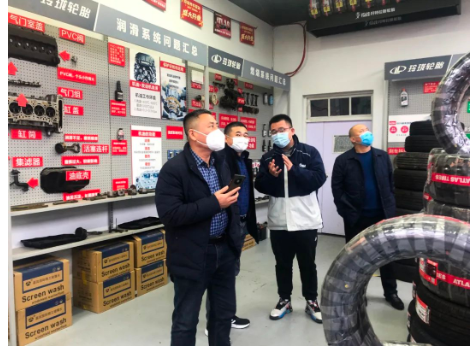 參觀玲瓏養車驛站煙臺門店 參觀玲瓏養車驛站煙臺門店