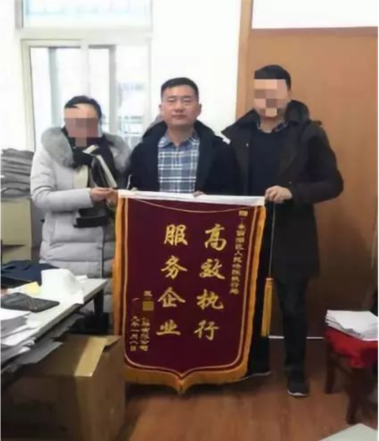 上述被執行人拖欠貨款的理由大多是：輪胎不好賣，貨物大量積壓，沒有資金還款