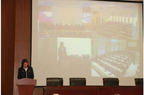 　王安香：“路雖遠，行則將至，事雖難，做則必成”。新的一年，我們將以資金為中心，以成本為主線，夯實財務基礎，防范財務風險;嚴格規范財務核算，履行財務信息披露義務;加強稅務管理，防范稅收風險，降低稅收成本;加強資金管理，管控資金風險;提升財務價值，經營財務團隊。