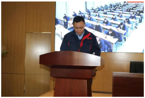 張國甫：“開得起、穩得住、出效益”，確保“安穩長滿優”運行，是我們的責任與使命。縱觀全年，我們堅持“穩裝置、增效益”，踐行“法治”，完成了年初制定的安全生產目標。2023年要繼續實現“五個零”的安全生產目標，堅持貫徹“安全第一、生命至上”的文化理念，必須堅持嚴管重法，必須堅持高強度管控，安全面前人人平等。