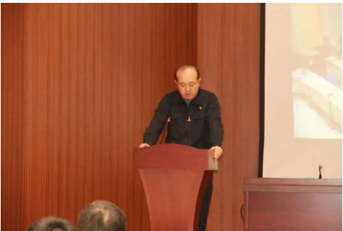 　高文杰：成績是干出來的，不是吹出來的。困難再大，苦干實干就有解決之路;問題再小，不干不動永無解決之日?；仡櫧衲暌詠淼墓ぷ?，我深深體會到唯有認真才能把工作做細，唯有用心才能把工作做實，唯有實干、苦干才能把工作干好。2023年，我將立足公司平臺，帶領一廠團隊，堅定信心、同心同德，埋頭苦干、奮勇前進，圓滿完成全年生產任務目標。