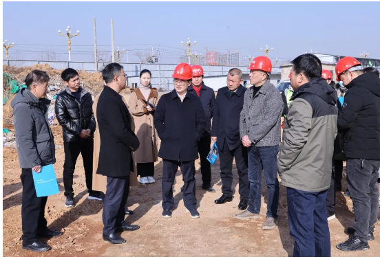 林衛春在市應急救治中心項目施工現場調研 林衛春在市應急救治中心項目施工現場調研