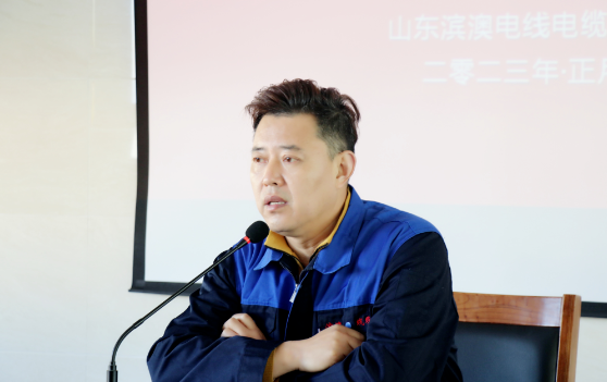 副總經理何建英 副總經理何建英
