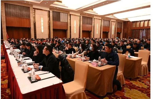 董事長出席，通用股份動員表彰大會圓滿召開！