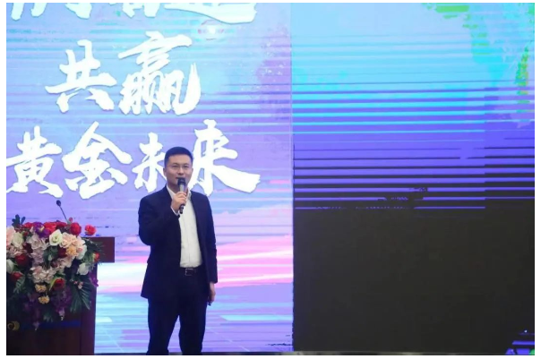 銷(xiāo)售中心中國(guó)戰(zhàn)區(qū)PCR魯豫區(qū)總經(jīng)理、集團(tuán)辦公室主任孫華北講話(huà)