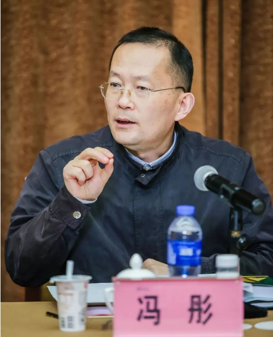 馮彤在總結講話中對為廣墾橡膠事業發展做出貢獻的老一輩領導及同事們表示衷心感謝,沒有當年的不懈奮斗,也就沒有今天的良好發展局面。 馮彤在總結講話中對為廣墾橡膠事業發展做出貢獻的老一輩領導及同事們表示衷心感謝,沒有當年的不懈奮斗,也就沒有今天的良好發展局面。