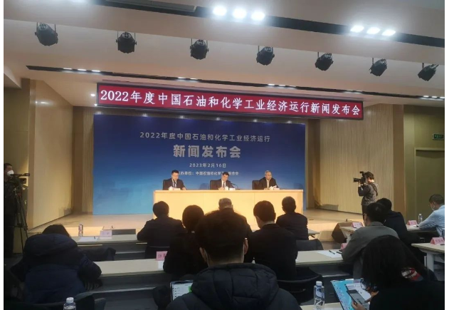 石化行業再創佳績,橡膠輪胎出口亮眼 石化行業再創佳績,橡膠輪胎出口亮眼