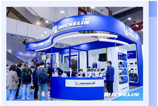 2022年底首發的米其林手機支架和車載吸塵器也以其獨具匠心的設計和出色的性能表現引起了市場關注。此外,米其林還展示了雨刮、車膜、緊急救援、洗車機、除味劑、生活時尚等超過10個品類的豐富產品。 2022年底首發的米其林手機支架和車載吸塵器也以其獨具匠心的設計和出色的性能表現引起了市場關注。此外,米其林還展示了雨刮、車膜、緊急救援、洗車機、除味劑、生活時尚等超過10個品類的豐富產品。