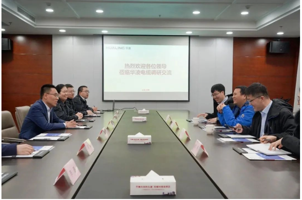 參觀結束后一行領導到會議室進行座談交流。 參觀結束后一行領導到會議室進行座談交流。