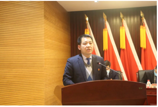 會上,公司黨委委員、紀委書記郭平剛作了題為《圍繞中心抓重點,監督執紀促發展,為開創公司高質量發展新局面提供堅強紀律保障》的紀檢監察工作報告。 會上,公司黨委委員、紀委書記郭平剛作了題為《圍繞中心抓重點,監督執紀促發展,為開創公司高質量發展新局面提供堅強紀律保障》的紀檢監察工作報告。