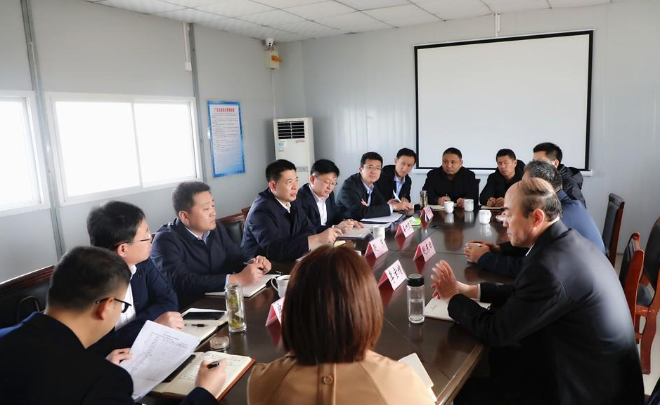 濱州市沾化區委副書記、區長趙東率隊前往山東日科橡塑科技有限公司三期項目，就項目建設推進中遇到的問題進行了現場辦公會議。  會上，趙東與相關職能部門研究解決辦法，提出了一系列優化營商環境和要素環境的建議，力求協調各部門、優化企業辦事流程，促進企業高質量發展。