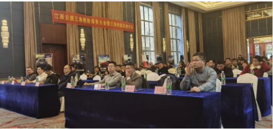 2022年，面對疫情反復(fù)出現(xiàn)，南方高溫暴雨，市場需求下滑等嚴(yán)峻挑戰(zhàn)，三角輪胎乘用車胎銷售團(tuán)隊(duì)與各地經(jīng)銷商團(tuán)結(jié)一心、砥礪前行，克服各種困難，最終取得了出色的市場業(yè)績。