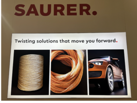 Saurer Twisting公司展示了CableCo<i></i>nder CC5，用于制造高質(zhì)量簾線的現(xiàn)代化設(shè)備。CC5具有優(yōu)化的螺紋球囊直徑和減小的心軸規(guī)格，所需空間較小，但可提高生產(chǎn)率。在線監(jiān)測質(zhì)量參數(shù)可確保滿足高質(zhì)量輪胎簾線的要求，通過使用現(xiàn)代自動引導(dǎo)車技術(shù)提高包裹運(yùn)輸?shù)男省Ｔ摴具€提供了CableCo<i></i>nder CC5-TFO和CC5-3PLY的詳細(xì)信息，用于生產(chǎn)紗線和三層輪胎簾線。