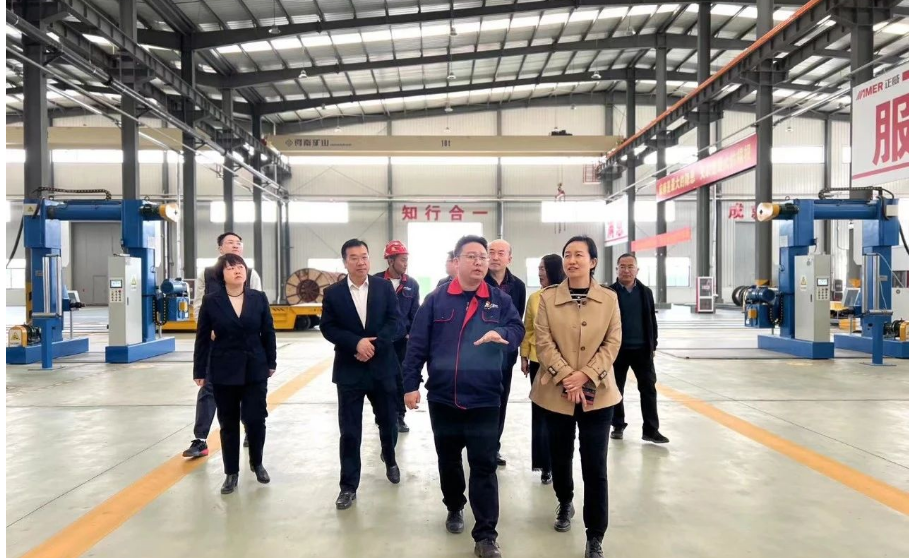 滕州市政協副主席、工商聯主席李慧，市委統戰部副部長、工商聯黨組書記、常務副主席趙海濤一行來蒞臨正威華能項目調研。調研組一行來到正威華能新材料科技有限公司，實地查看了生產車間，與企業負責人進行了深入交流，聽取了企業科研成果轉化、運營管理、未來規劃等情況介紹。