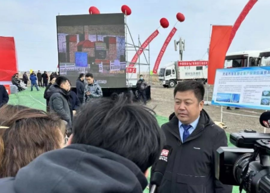 開工儀式上，中共中央政治局委員、新疆維吾爾自治區黨委書記馬興瑞視頻連線觀看并宣布了開工。公司負責人表示，該項目建成投產后，預計年銷售收入可達25億元，其中出口6.21億元，可創造稅收2億元，帶動就業900余人。此外，該項目產品在滿足西北市場需要的基礎上，還將出口中亞5個國家。