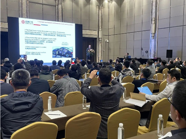 會后，諾博橡膠與主機廠專家展開了深入的研討與交流，重點討論了無框密封技術及零面差技術。目前，搭載諾博橡膠無框密封系統產品的閃電貓車型已實現量產，電動Mini、機甲龍等車型已進入SOP階段;搭載該公司Flush door密封系統結構的產品也已開發完成進入PT階段。
