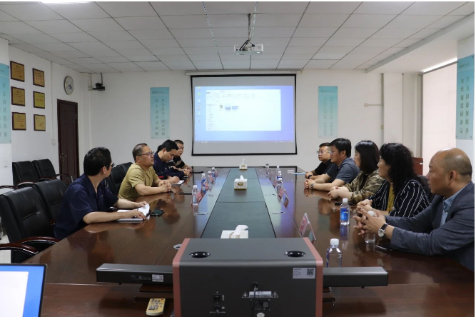 隨后，一行人到達耐斯特炭黑公司，在辦公樓三樓會議室組織了交流會。會上，他們詳細了解了耐斯特炭黑公司自2009年以來取得的成績和科研成果，并實地查看了炭黑生產工藝流程和現場管理工作等。據炭黑產業網了解，這次考察旨在為未來的合作框架鋪墊基礎。