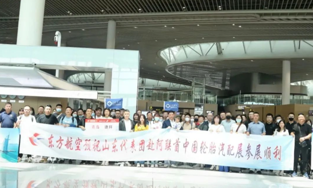 青島企業在此次展會中表現出強大的參展陣容，共有48家參展企業派出了87位外貿代表。這一規模顯示出青島企業走出國門的熱情持續高漲，并得益于政府的大力支持。青島市各相關部門自今年以來就對企業的境外展團給予了密切關注，這也推動了青島企業出境展團規模的明顯擴大。